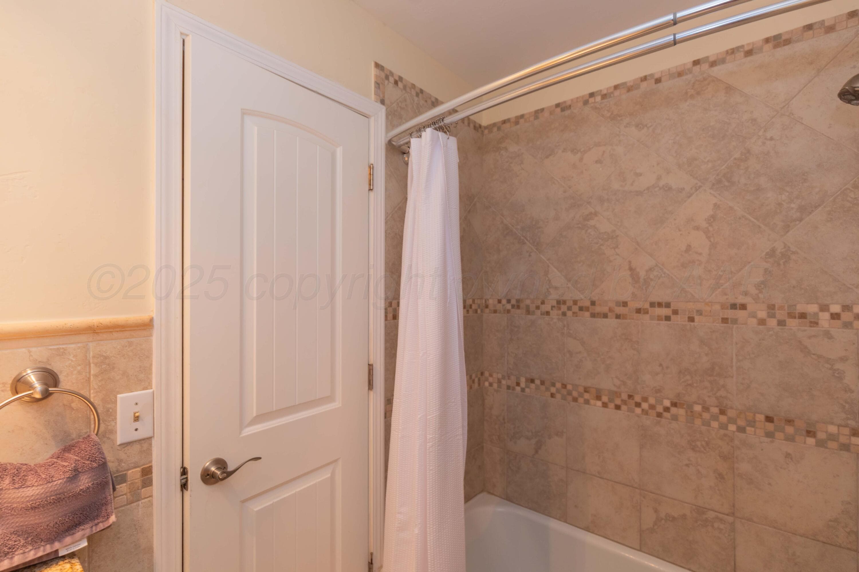 Address upon request, photo 13